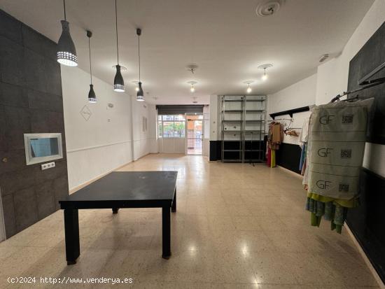 LOCAL EN PLAZA MÉDICO MOHAMED AL SHAFRA. 108M2 CON PATIO Y TERRAZA. - ALICANTE