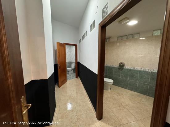 LOCAL EN PLAZA MÉDICO MOHAMED AL SHAFRA. 108M2 CON PATIO Y TERRAZA. - ALICANTE