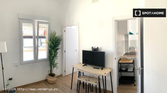 Apartamento de 2 dormitorios en alquiler en Bellas Vistas - MADRID