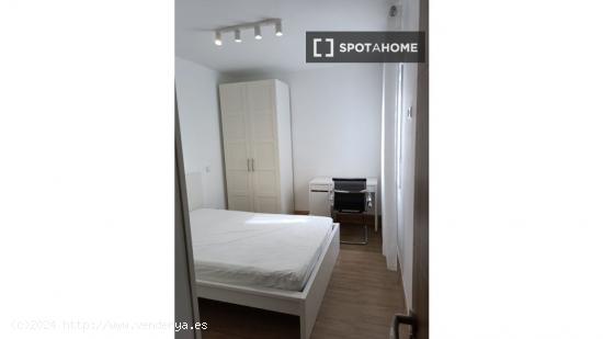 Se alquilan habitaciones en un apartamento de 3 dormitorios en Leganés - MADRID