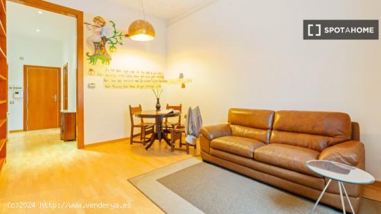 Apartamento entero de 2 dormitorios en Barcelona. - BARCELONA