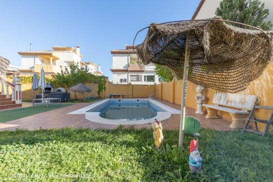 ESPECTACULAR CHALET CON PISCINA EN CASERIO DE FONSECA - GRANADA