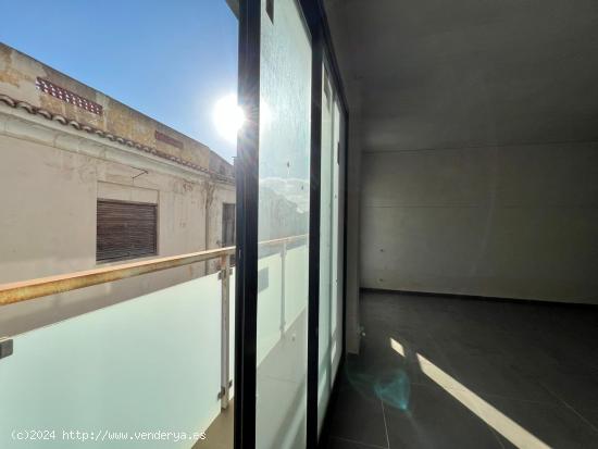 OPORTUNIDAD, VIVIENDA CON DOS PLAZAS DE GARAJE Y TRASTERO - VALENCIA