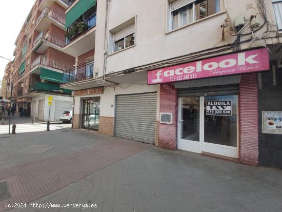  LOCAL COMERCIAL EN AVDA. DE CADIZ.~se compone de 71m, está dividido en 3 estancias mas aseo. cuenta 