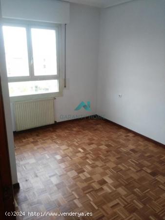 Se vende piso en Vitoria - ALAVA