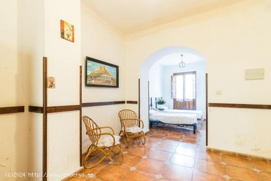 Amplia casa, del s. XVII a la venta en Mula - MURCIA