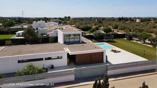 Casa de Lujo en planta baja y piscina - BALEARES