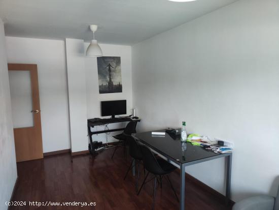 SE VENDE PISO SEMI-NUEVO EN RENTABILIDAD - VALENCIA