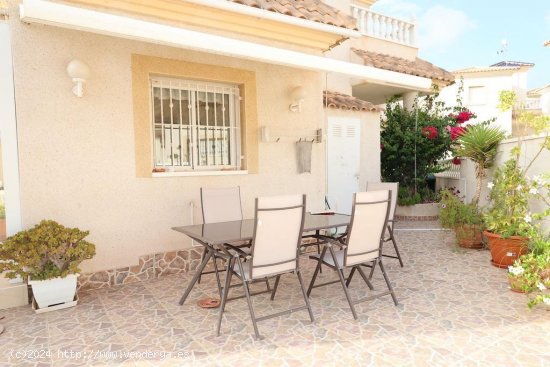 Villa en venta en Orihuela (Alicante)