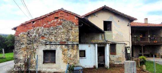 CASA CON  CORRAL, HÓRREO Y TERRENO EN EL ALTO LA MADERA - ASTURIAS