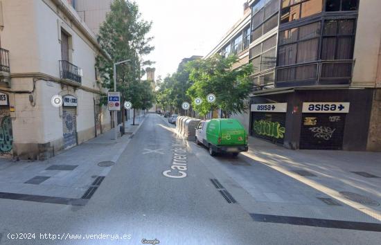 RESTAURANTE EN TRASPASO PLENO FUNCIONAMIENTO - BARCELONA