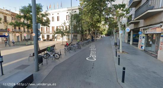 RESTAURANTE EN TRASPASO PLENO FUNCIONAMIENTO - BARCELONA