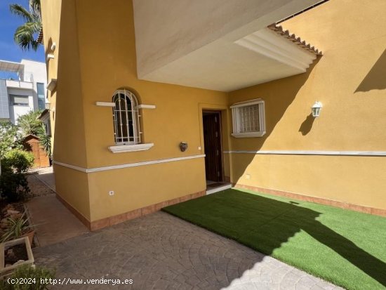 Villa en venta en Orihuela (Alicante)