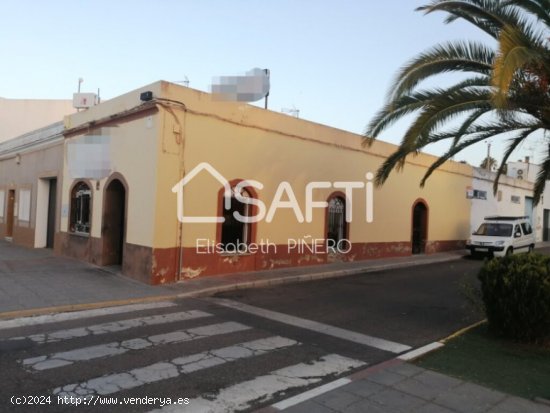 MAGNIFICO LOCAL COMERCIAL CON NAVE EN PLENA AVENIDA CARMEN AMIGO