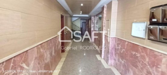 En venta, dos dormitorios, plaza de garaje y trastero.