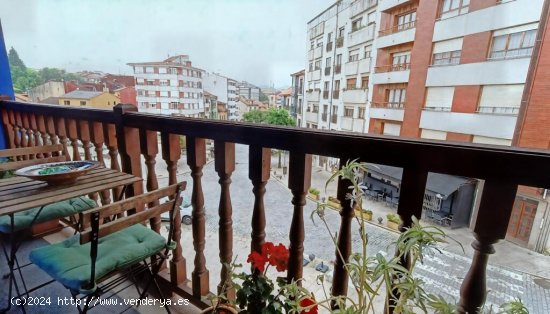 Vivienda y negocio en uno: Casa adosada reformada y restaurante listo para operar