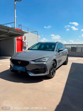 Cupra Leon PHEV 1.4 e-hybrid 245cv DSG6 de 2021 con 70.000 Km por 27.500 EUR. en Madrid