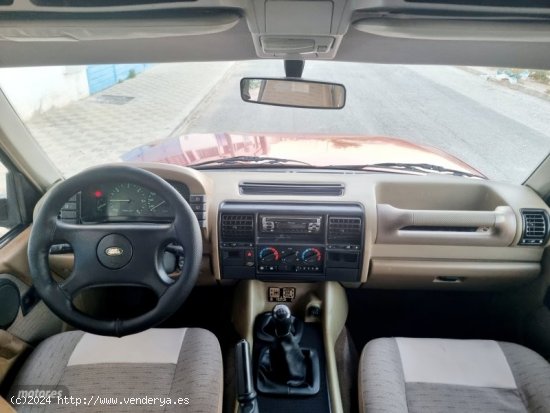 Land Rover Discovery 2.5 td4 de 1997 con 270.000 Km por 5.800 EUR. en Sevilla