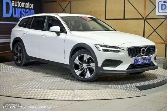 Volvo V 60 V60 Cross Country 2.0 B4 D Awd Pro Auto de 2021 con 100.286 Km por 29.490 EUR. en Madrid