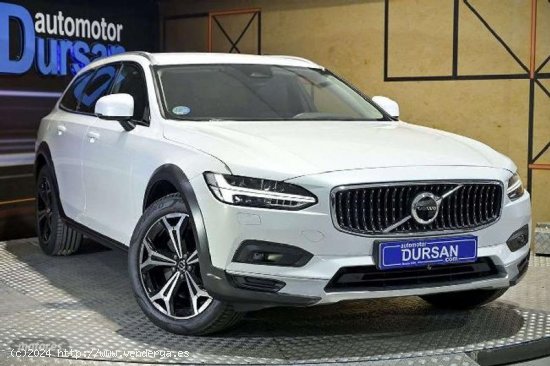 Volvo V 90 V90 Cross Country 2.0 B4 D Awd Auto de 2022 con 33.383 Km por 42.790 EUR. en Madrid