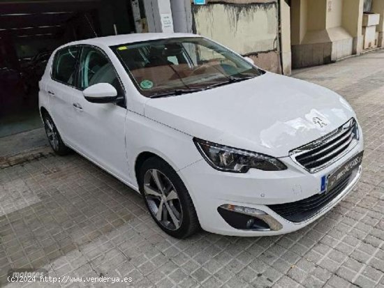 Peugeot 308 1.2 Puretech Su0026s Allure Eat6 130 de 2015 con 124.000 Km por 11.500 EUR. en Barcelona