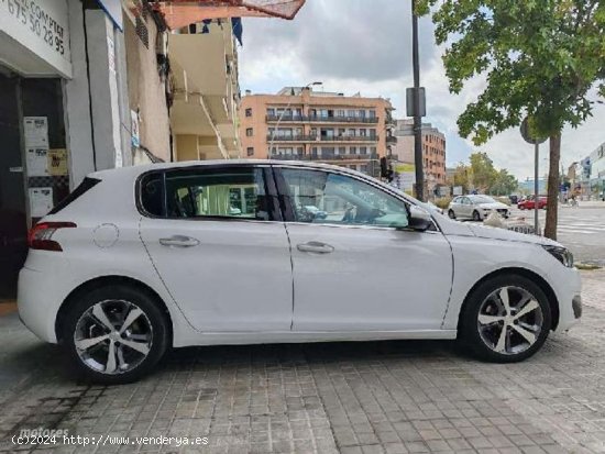 Peugeot 308 1.2 Puretech Su0026s Allure Eat6 130 de 2015 con 124.000 Km por 11.500 EUR. en Barcelona