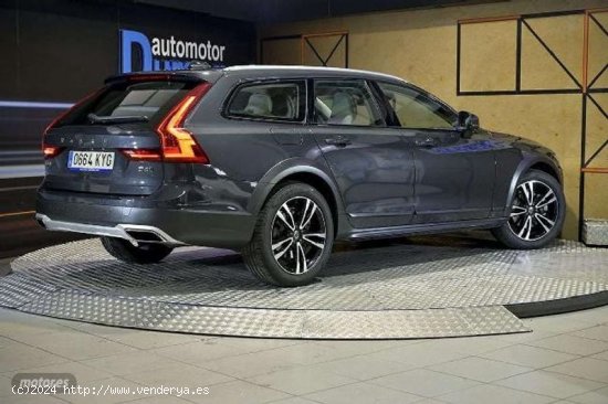 Volvo V 90 V90 Cross Country D4 Pro Awd Aut. de 2019 con 96.159 Km por 31.390 EUR. en Madrid