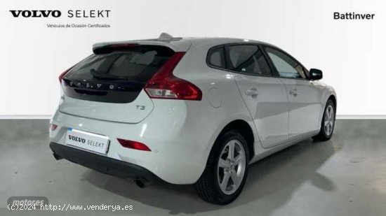 Volvo V 40 V40 T3 Kinetic Manual de 2017 con 107.303 Km por 16.900 EUR. en Madrid