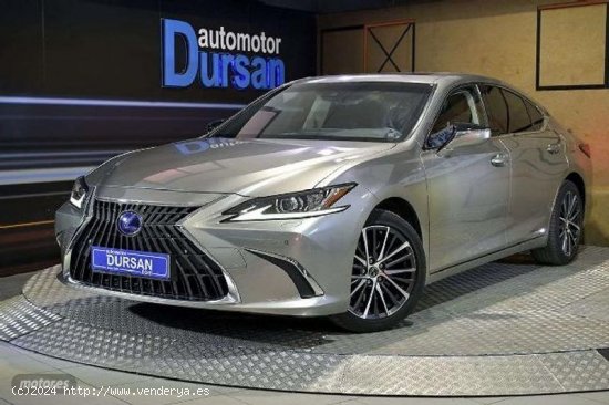  Lexus ES 300 2.5 300h Luxury de 2022 con 21.078 Km por 38.890 EUR. en Madrid 