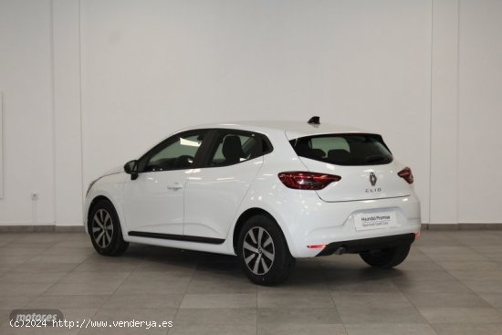 Renault Clio Evolution TCe 90 (67kw) de 2023 con 31.732 Km por 15.500 EUR. en Cadiz