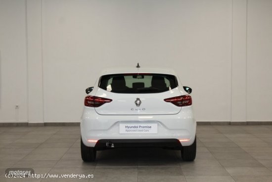 Renault Clio Evolution TCe 90 (67kw) de 2023 con 31.732 Km por 15.500 EUR. en Cadiz