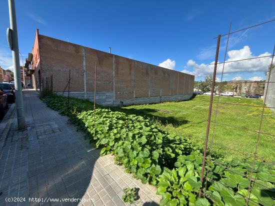 Parcela industrial de 500m2 en Santa Margarida de Montbui - BARCELONA