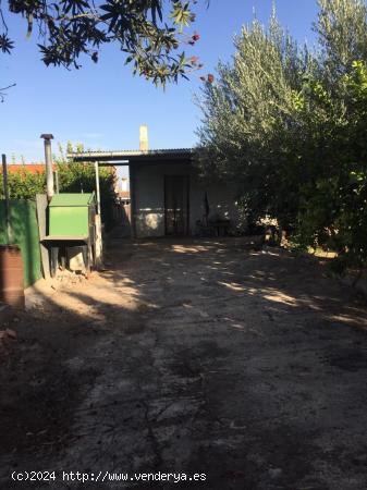 SE VENDE PARCELA CON PEQUEÑA CASA EN TORREGUIL - MURCIA