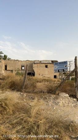 SE VENDE  TERRENO CON CASA EN RUINAS EN CAMPOS DEL RIO. - MURCIA