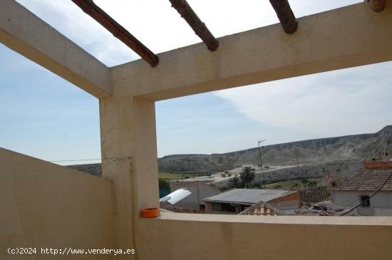 SE VENDE CASA CON TERRENO RESTAURADA EN CAMPOS DEL RIO - MURCIA