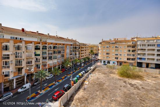 SE VENDE EXTRAORDINARIO APARTAMENTO EN EL CORAZON DE AVD. HABANERAS!!!!!!! - ALICANTE