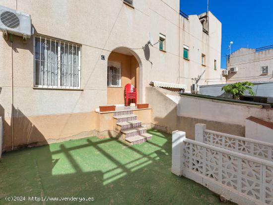  Tu rincón de tranquilidad en Los Balcones, Torrevieja. 1 habitación + 1 baño y terraza de 25m2 SU 