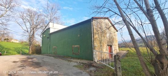 Amplia finca con varias edificaciones - CANTABRIA