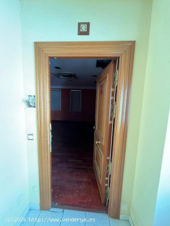 Oficina en venta en c. Obispo San Juan de Rivera, 15, Badajoz, - BADAJOZ