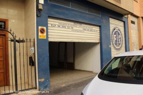 Venta de amplio LOCAL COMERCIAL en Gandia - VALENCIA