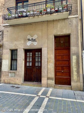 Local frente a la escuela de idiomas - NAVARRA