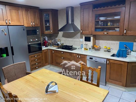 CHALET ADOSADO EN VENTA - ALBACETE