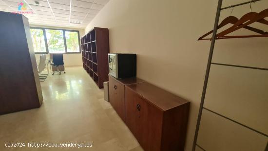 Se vende oficina en Sotovila II Guadiaro - CADIZ