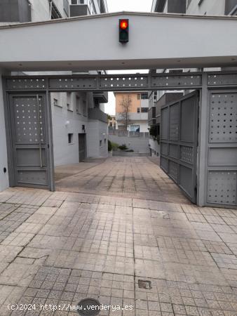 Garaje y trastero en venta - CACERES