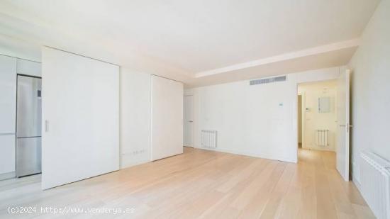 Dúplex en venta en Paseo de San Francisco de Sales - MADRID