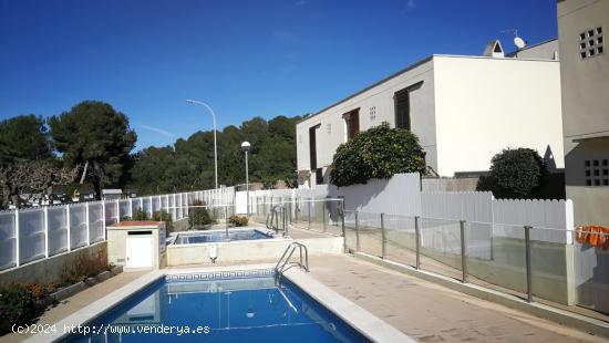 Bonita casa adosada junto al mar con piscina en Masía Blanca - TARRAGONA