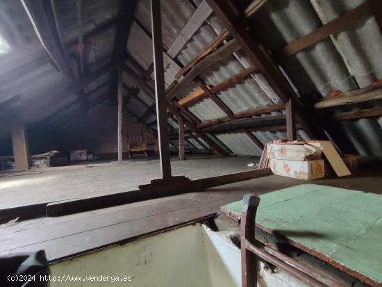 Bonito pareado con patio y finca independiente próxima en el Alto del Castaño Narón. - A CORUÑA