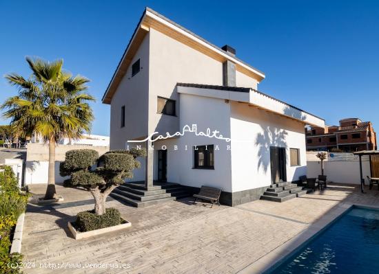 Se vende bonito chalet en Alfaz - ALICANTE