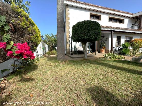 Encantador Chalet en La Laguna, Urbanización La Vega Lagunera - SANTA CRUZ DE TENERIFE