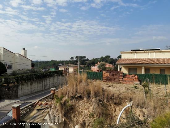 Terreno a dos niveles en Pedrasanta, Sentmenat - BARCELONA